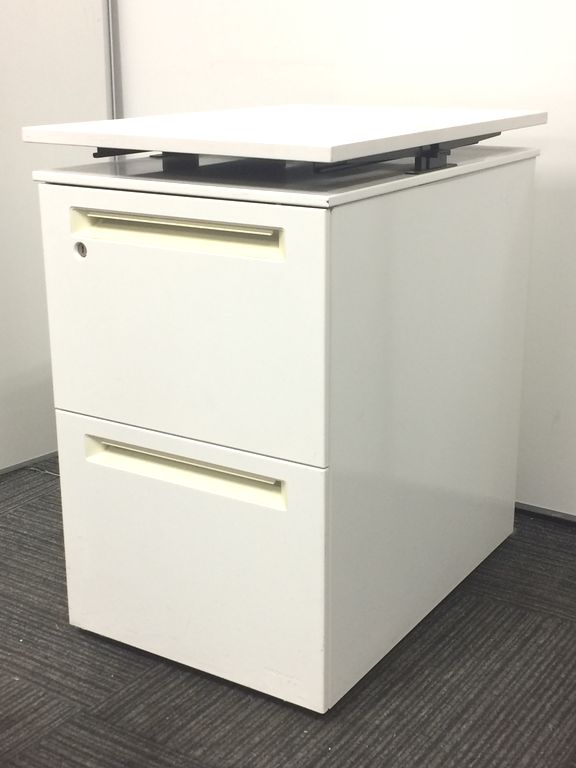 【1台限定入荷！】天板が上下出来る2段ワゴン！　サイドに置けば活躍します！
                        その他シリーズ
                                    中古
            