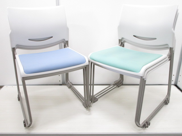 【ブルー×グリーン!!】【お買い得な６脚セット!!】明るいカラーの会議イスが入荷しました!!【使わない時には重ねて収納可能!!】
                        その他シリーズ
                                    中古
            