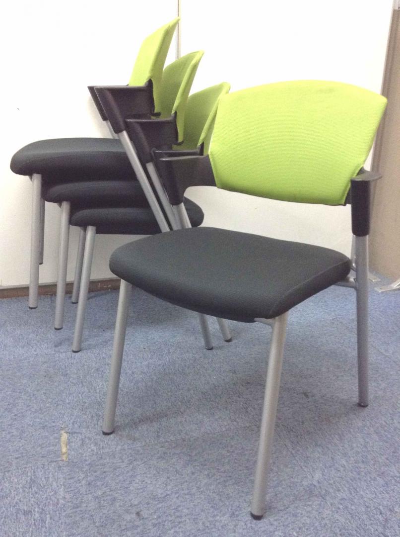 【4脚セット価格】背面がイエロー色でオフィスが明るくなります。
                        プロッティ
                                    中古
            