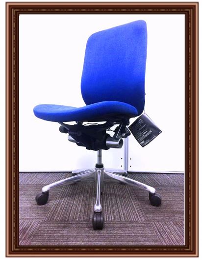 定価１０万越え！【激烈特価！￥30,580→￥18,000】■長時間のデスクワーク向き■どっしりと座れます!!■８～９月限定！急げ！
                        その他シリーズ
                                    中古
            