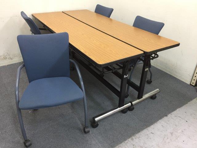 【3セット在庫】【コスト重視の方に！】会議用テーブル2台・チェア4脚セット｜講座用に切り替えも可能！
                        -
                                    中古
            