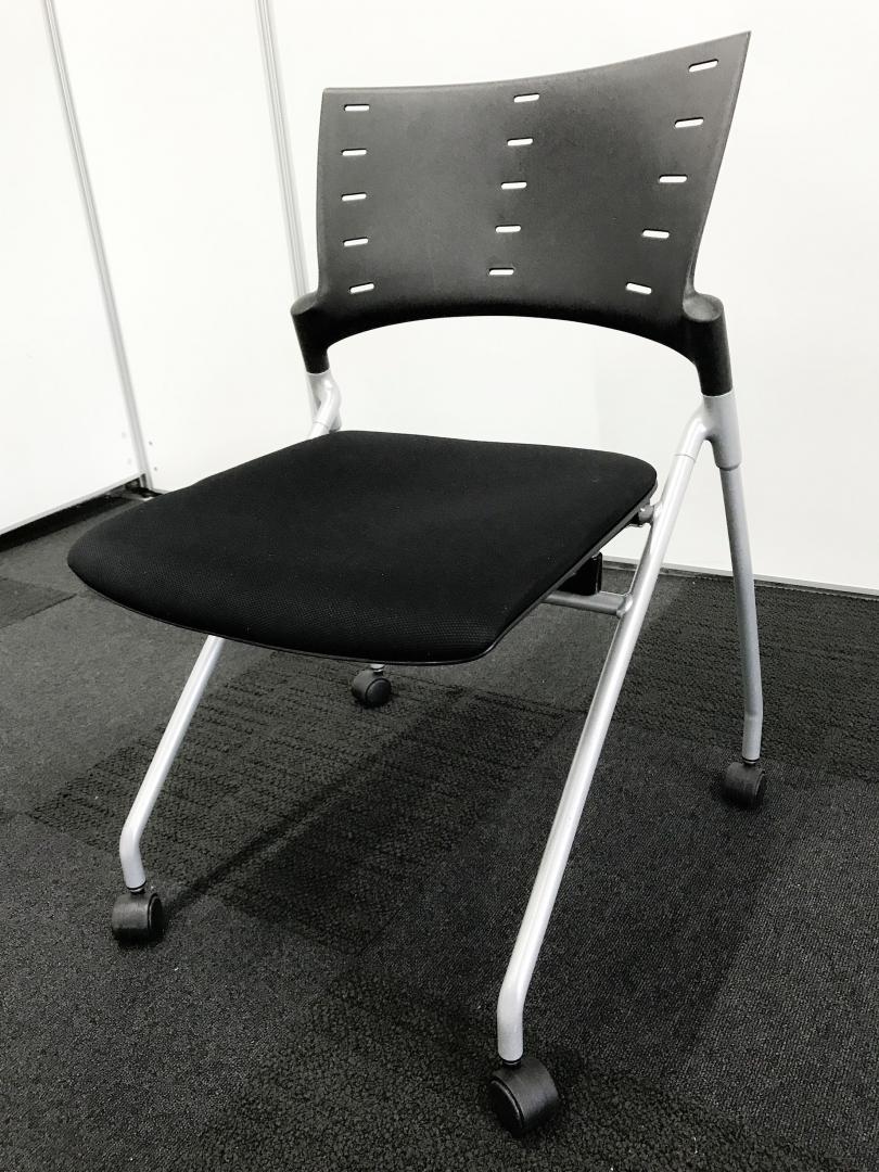 【並べて収納◎】イトーキ製のマノスチェア【シックなブラックがオフィスを華やかに！】
                        マノス
                                    中古
            