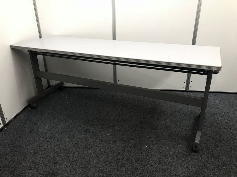 【セミナーや会議にピッタリ】イトーキ製のスタックテーブル【奥行600㎜と広めです】
                        その他シリーズ
                                    中古
            