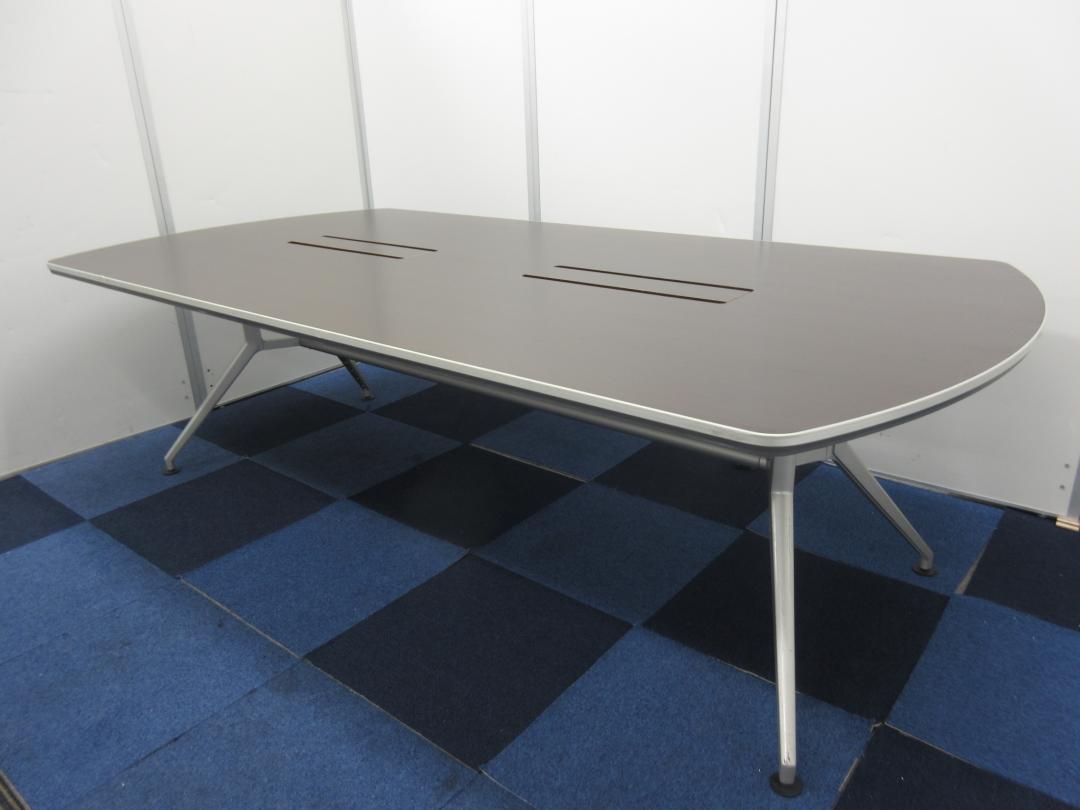 【在庫入替の為特価!!】【状態良好!!】重厚感漂う幅2400㎜の大型テーブル!!【グッドデザイン賞受賞商品】【H3】
                        DDD 
                                    中古
            