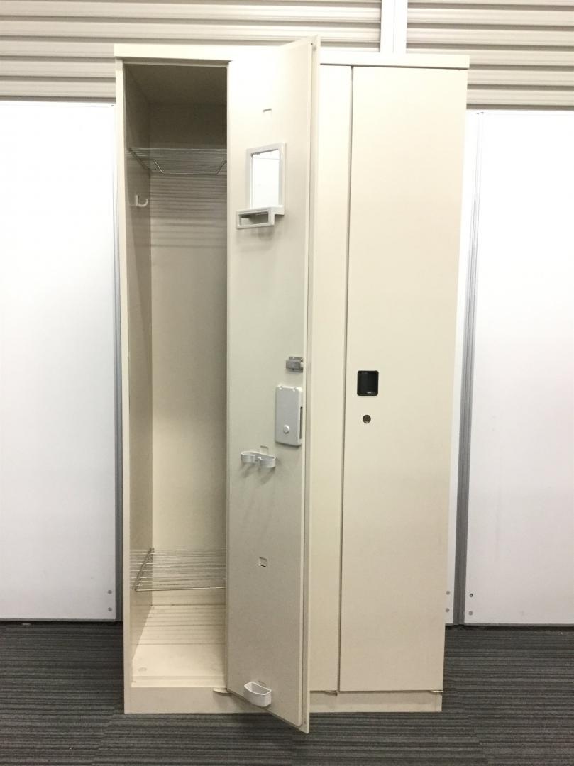中古】 4573DZ Z21 オカムラ/okamura 3人用更衣ロッカー 226816