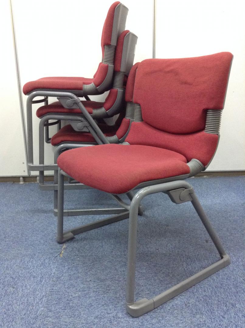 【4脚セット価格】重ねて収納可能　人気のバーテブラチェア
                        バーテブラⅡ
                                    中古
            