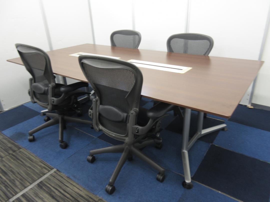 【最高クラスのセット商品です!!】最高級チェアとミーティングテーブルの会議用セット【お買い得品!!】
                        その他シリーズ
                                    中古
            