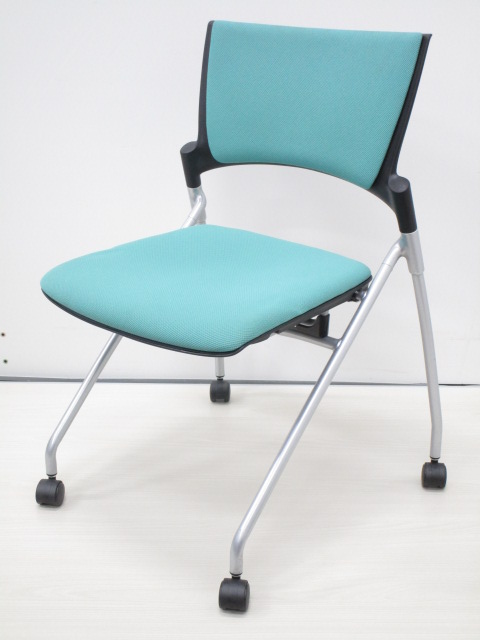 【座面と背面にクッションが付いています！】座面が跳ね上げ式のため、収納性◎！｜イトーキ マノス｜キャスター付き｜
                        マノス
                                    中古
            