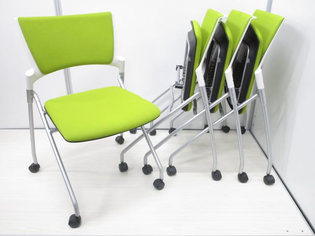 【セットで2000円お徳！】【お部屋の雰囲気が明るくなるグリーン！】座面が跳ね上げ式のため、収納性◎！｜イトーキ マノス｜キャスター付き｜
                        マノス
                                    中古
            