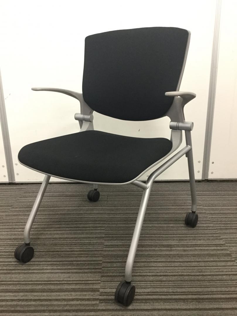 【2台入荷！】折りたためるチェア！人気のグラータ！【オカムラ製！】
                        グラータ
                                    中古
            