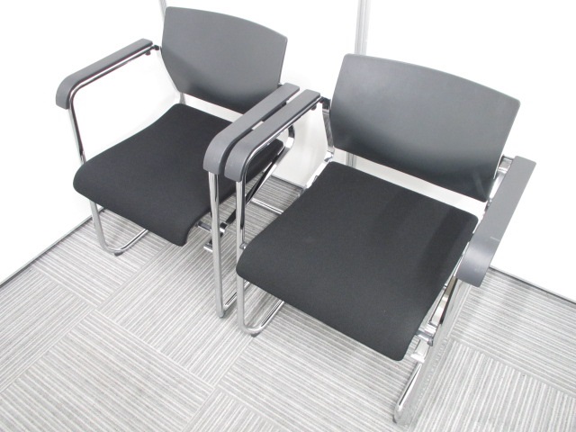 【２脚セット】シックで落ち着きのあるスタッキングチェア入荷致しました。
                        -
                                    中古
            