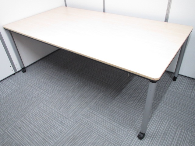 【6名様利用に最適サイズ!】会議用テーブル　ミーティングテーブル　幅2000ｍｍタイプ
                        その他シリーズ
                                    中古
            