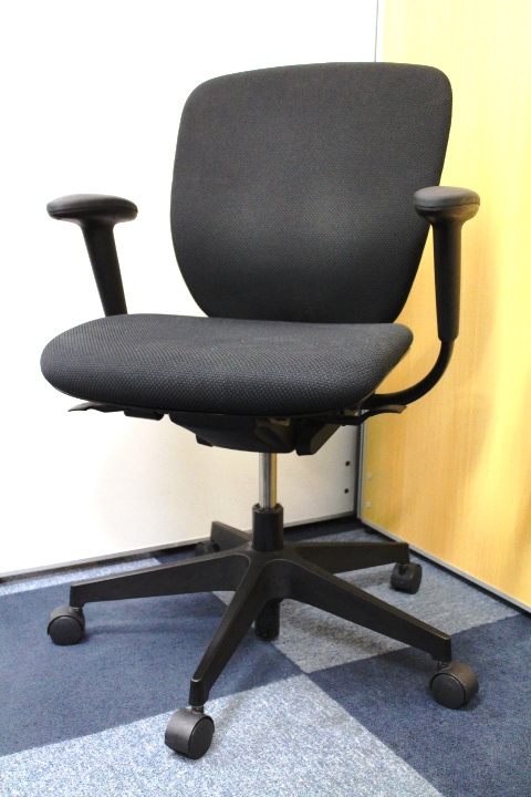 【３脚揃う！】オフィスではド本命の機能と外観■一斉入替にもおすすめ！■新宿から愛を込めて
                        プラオ
                                    中古
            