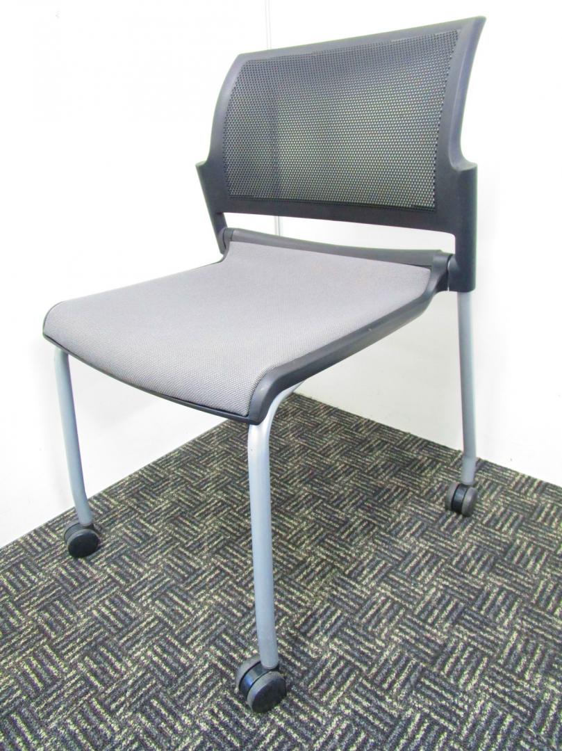 【会議用に！】背もたれがメッシュなので、これから暑くなる時期に最適です！【中古オフィス家具】【さいたま市】
                        その他シリーズ
                                    中古
            