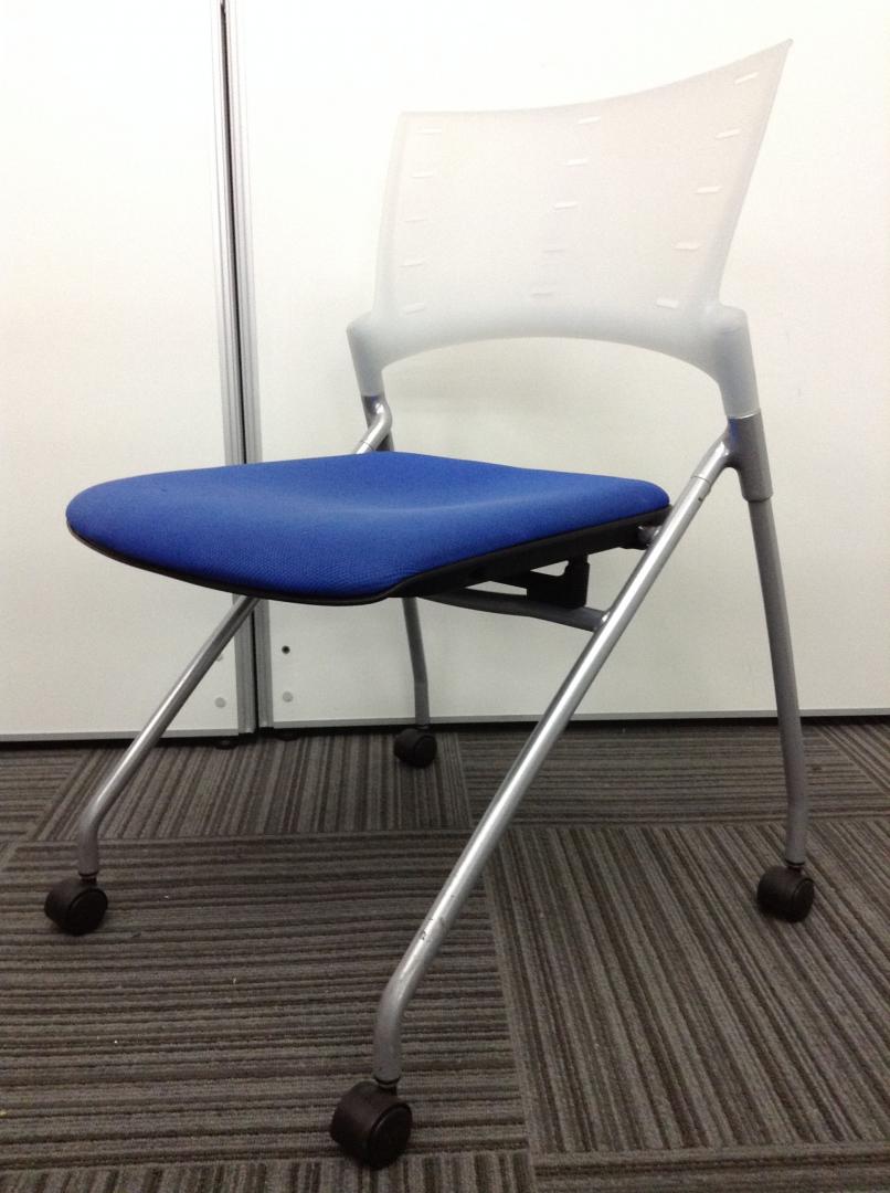 【収納に便利なネスティングチェアが入荷！】キャスター付！
                        マノス
                                    中古
            