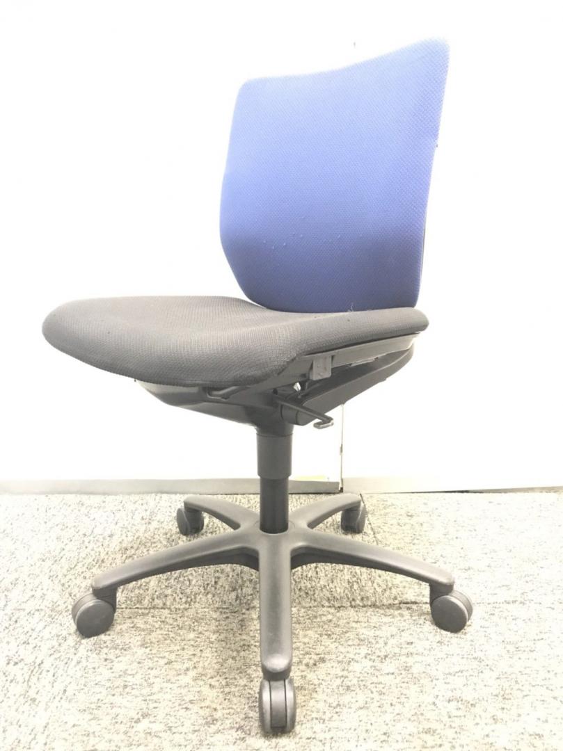 オカムラ製品のアドフィットチェアの在庫紹介です！座り心地も良くコストも安い商品になります！
                        アドフィット
                                    中古
            