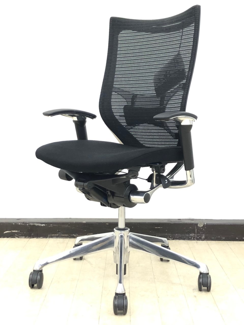 【人気あります！】デザインと快適さのベストカップル！作業効率上げたい人おすすめ！オカムラ　バロン（baron）
                        バロン 
                                    中古
            