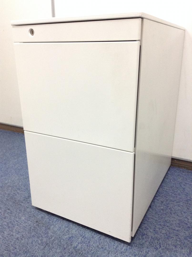 【大量入荷】ホワイトなスタイリッシュなワゴン【KT在庫】
                        プロユニット
                                    中古
            