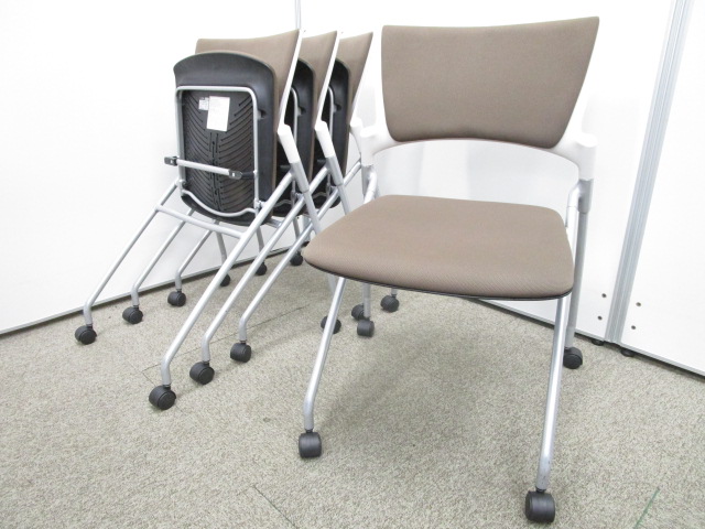 【お得な4脚セット！】◆イトーキ製・マノスチェア！スタッキングチェアといえばこれ！人気定番商品です！
                        マノス
                                    中古
            