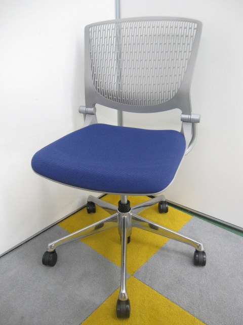 【4脚セット！】【ミーティングチェアの定番！】【5本脚タイプで安定感あり！】ミーティングチェア
                        グラータ
                                    中古
            