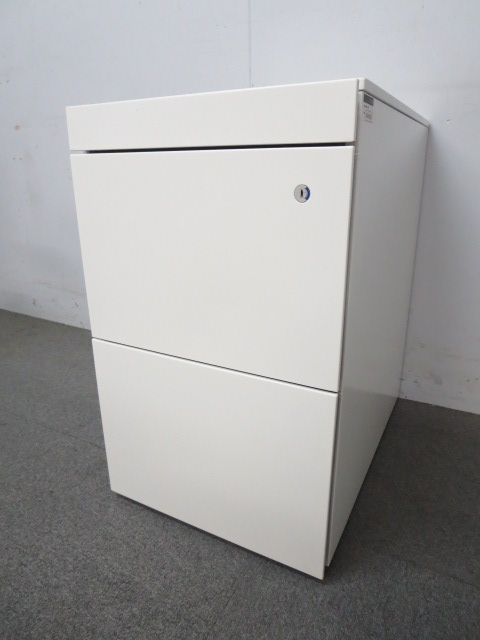 ■イトーキ製　3段ワゴン　ホワイト　■スタイリッシュなインステートシリーズ【J】
                        インステート 
                                    中古
            