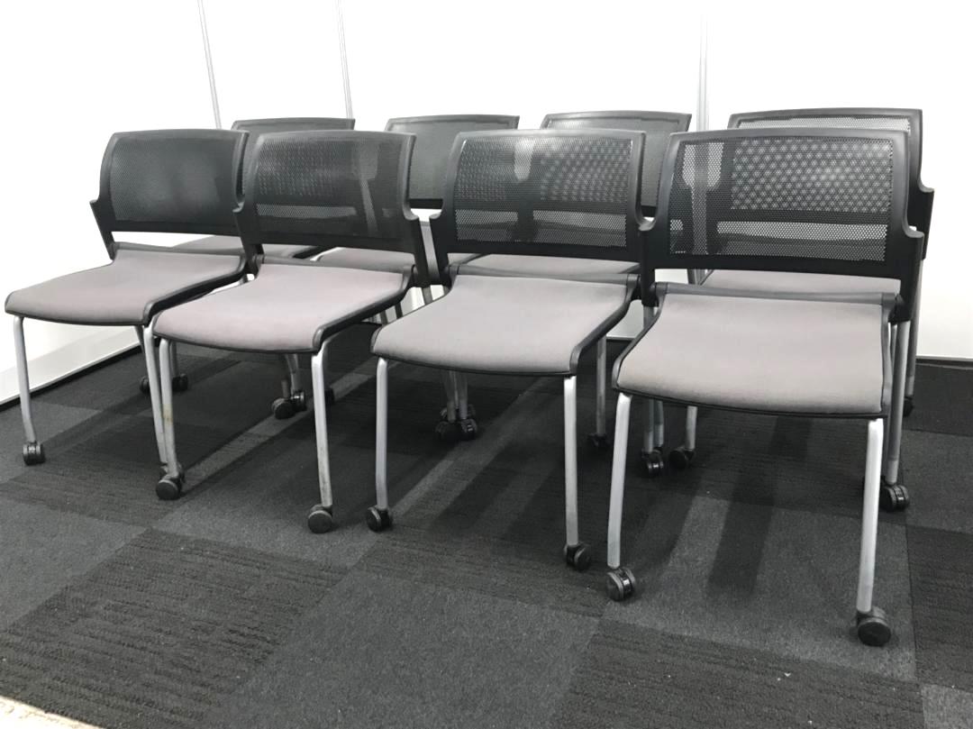 【8脚セットの為、20%OFF】スペースを有効活用！！隙間スペースに収納可能！ウチダ製のネスティングチェア
                        その他シリーズ
                                    中古
            