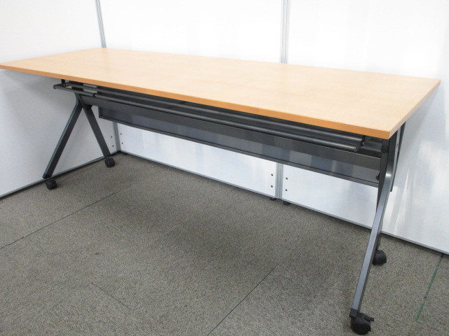 【傷があるため特別価格】おしゃれなナチュラルカラーのサイドスタックテーブル【キャスター付き】
                        その他シリーズ
                                    中古
            