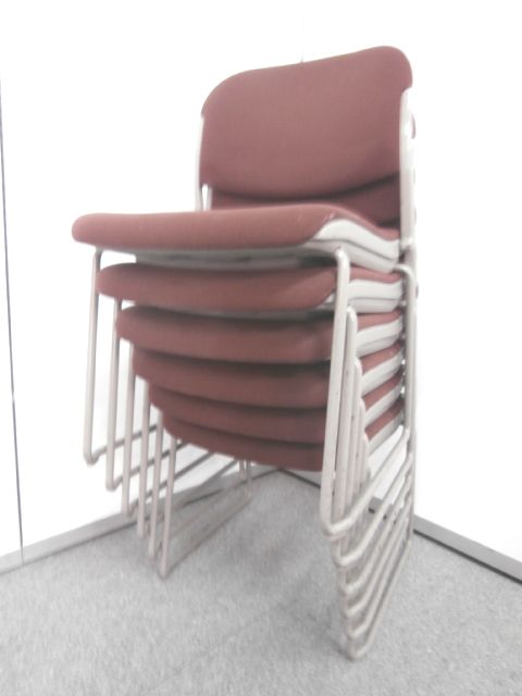 【ロッキングのコントロールにより、人の自然な姿勢変化に対応】■オカムラ製　■ピレッティコレクション　■スタッキング　■６脚セット
                        ピレッティコレクション
                                    中古
            