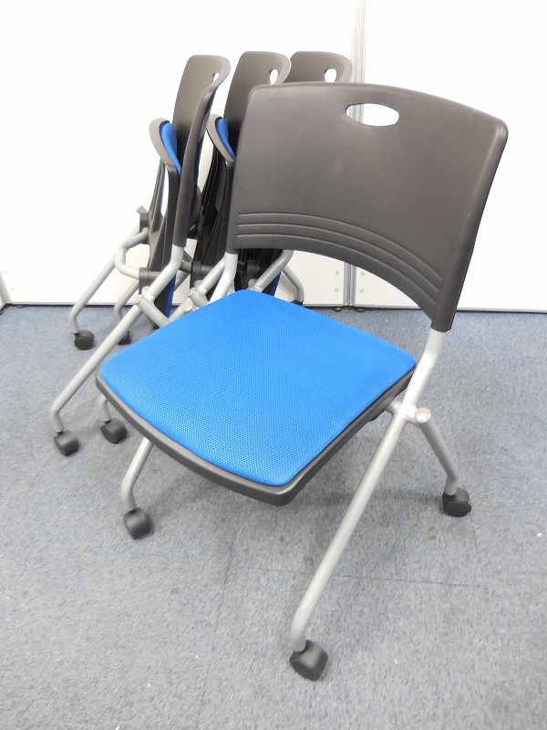 【4脚セットの為、10%OFF】【収納に便利なキャスター付、座面跳ね上げ式チェア】
                        無
                                    中古
            