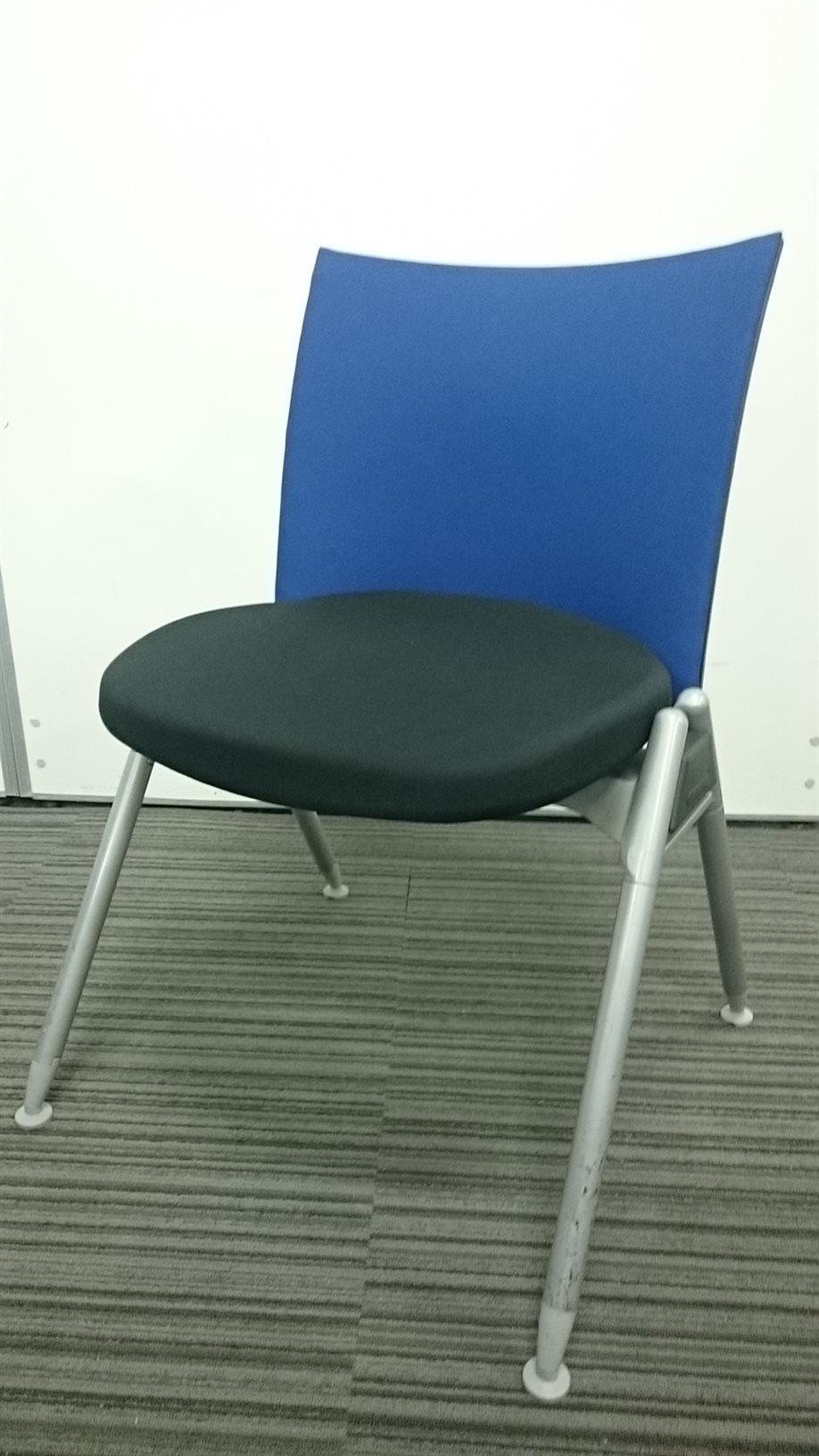 【限定2台！】ミーティング、急な来客にオススメ！【内田洋行製スタッキングチェア！】
                        その他シリーズ
                                    中古
            