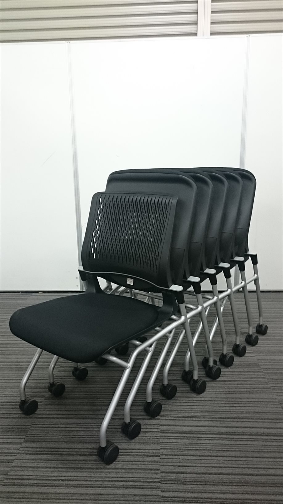 【6脚セット！】状態抜群のネスティングチェア！【27台入荷！】
                        オルディナ
                                    中古
            