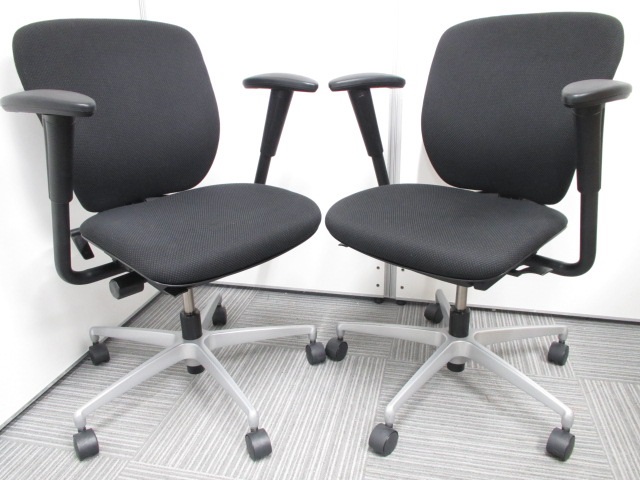 【2脚セット】【どんな空間にも調和する美しいシンプルデザイン】■イトーキ　■ブラック　■プラオ■稼働肘■腰に優しいランバーサポート付きチェア【専門業者によりクリーニング済み】
                        プラオ
                                    中古
            