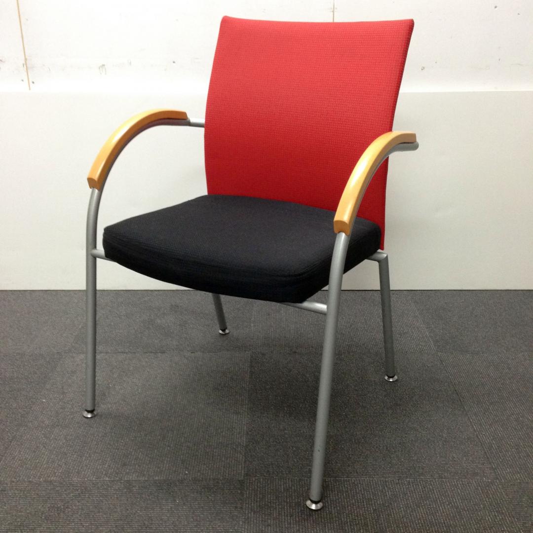 重ねて収納も可能です！スタイリッシュなフォルムで、待合室、リフレッシュスペースにオススメです！
                        その他シリーズ
                                    中古
            