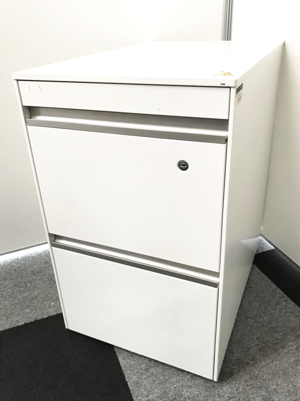 【残り1台のため限定特価】【状態良好】A4ファイルが2段収納できるホワイトサイドキャビネット【コクヨ】
                        インクルード
                                    中古
            