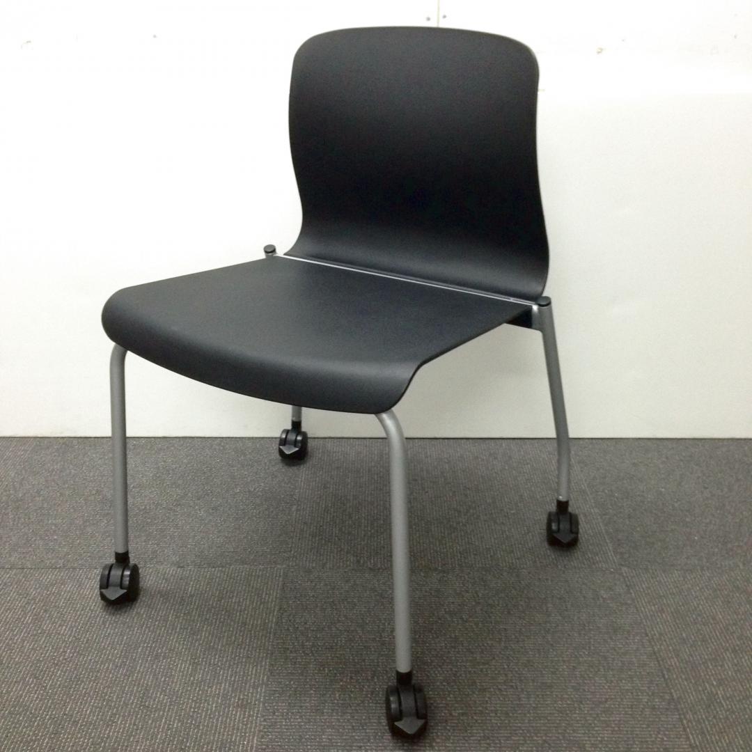 【10脚入荷】背の曲線と光沢によるシンプルな美しさチェア入荷！
                        アリーナC
                                    中古
            