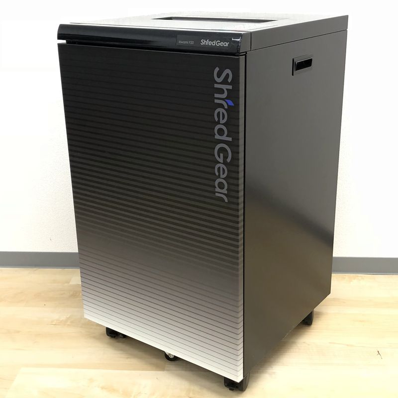 【驚異のマイクロカット】ブラックストライプでおしゃれ！サカエ製のkiwami F20！確かな品質
                        ShredGear
                                    中古
            