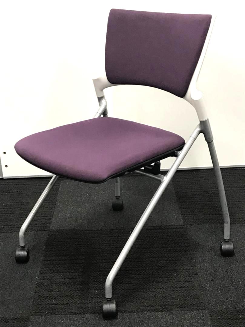 【座面跳ね上げ式、キャスター付の為、収納しやすいチェアです！】コーポレードカラーがパープルの企業の方必見！
                        マノス
                                    中古
            