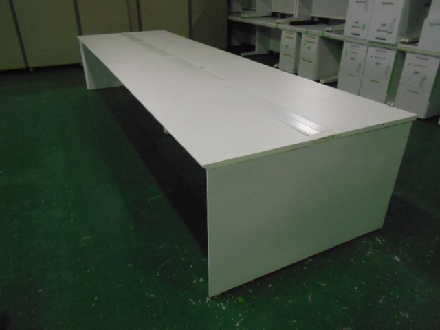 【関西倉庫在庫】W4000のホワイトのフリーアドレスデスクの入荷！　4人使用の際、1人幅W1000！！　※奥行1200
                        アルプレイス
                                    中古
            