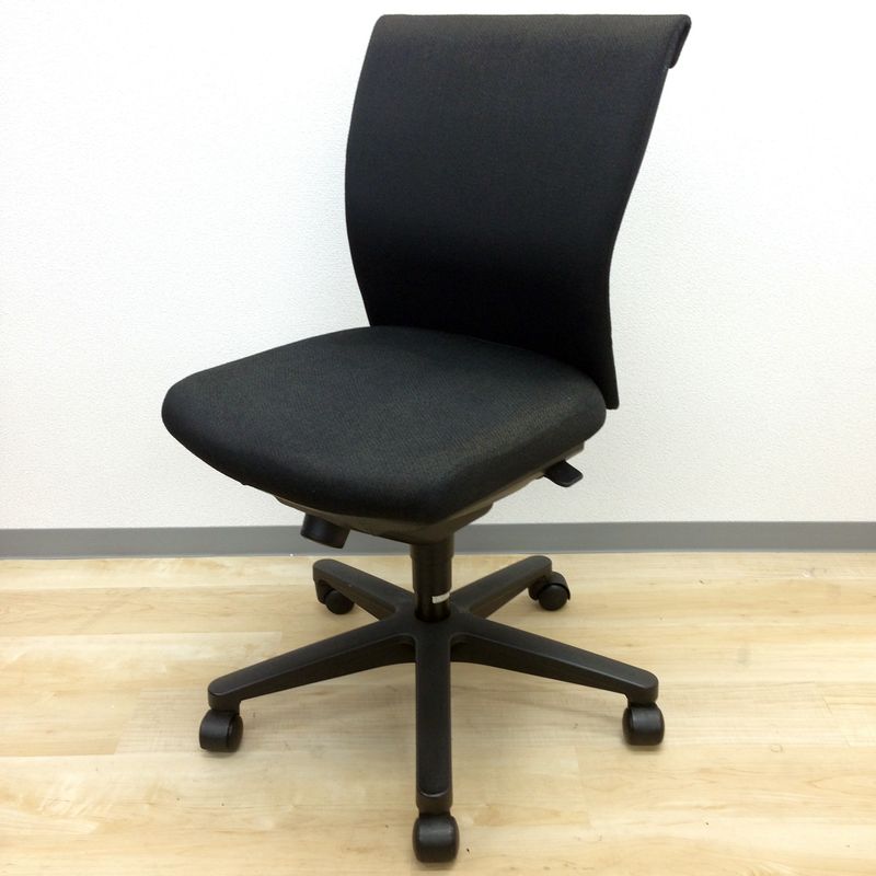 【不動の人気シリーズ】お値段以上の座り心地をお約束！！シンプルデザインで人気のトレンザチェア！！
                        トレンザ 
                                    中古
            