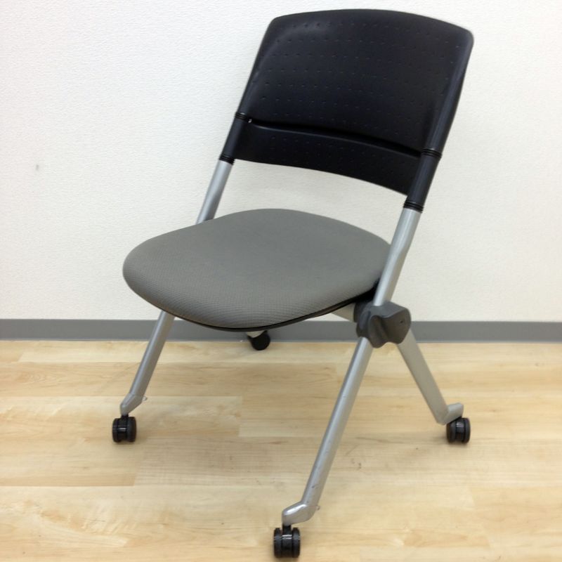 【期間限定】【特別価格】【縦にも横にも重ねらる！】問い合わせの多いリータチェアが入荷！整理整頓も楽々！
                        リータ 
                                    中古
            