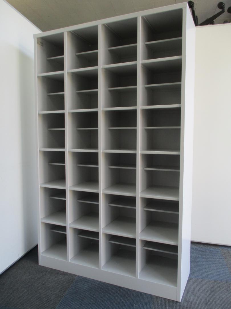 【24人用シューズボックス！】玄関・出入り口に設置おすすめ！【仕切り板付きタイプ！】
                        その他
                                    新品
            