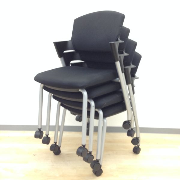 【オープン記念特価】【コクヨ製・プロッティ】4脚セットで更にお得！会議室や休憩室にはこちら！
                        プロッティ
                                    中古
            