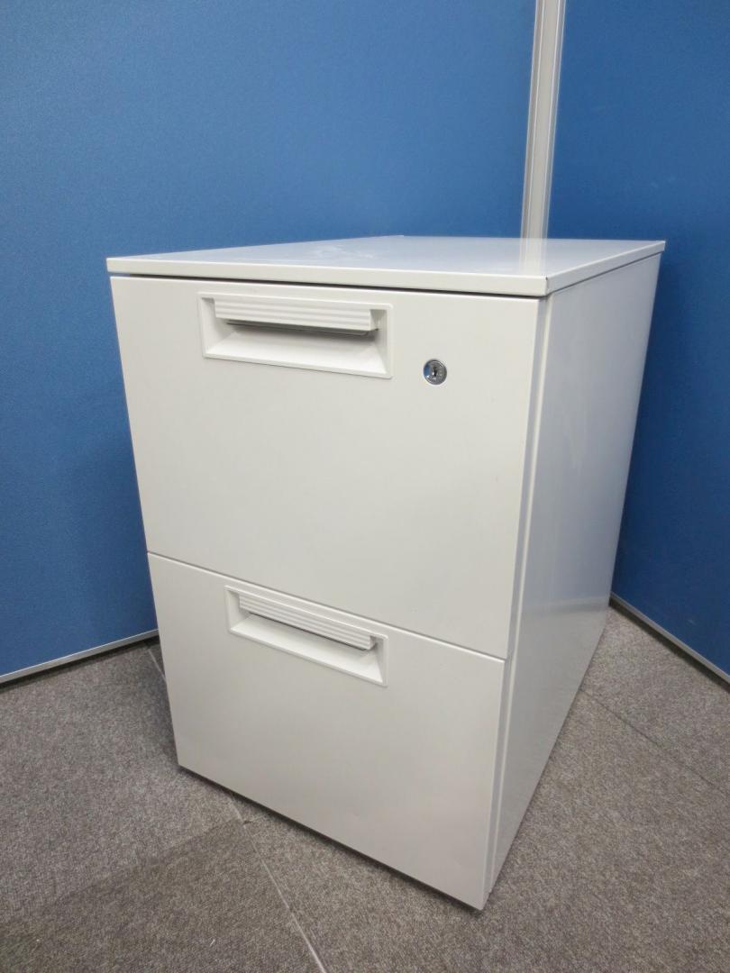 【人気のホワイト色】シンプルな2段ワゴン【国産品質】
                        LEED
                                    中古
            