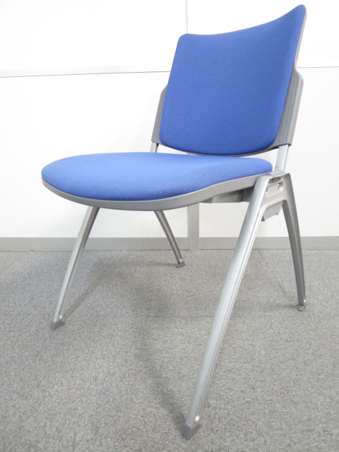 【スタンダードなデザインで使いやすい！】■ウチダ　スタッキングチェア　ブルー
                        その他シリーズ
                                    中古
            