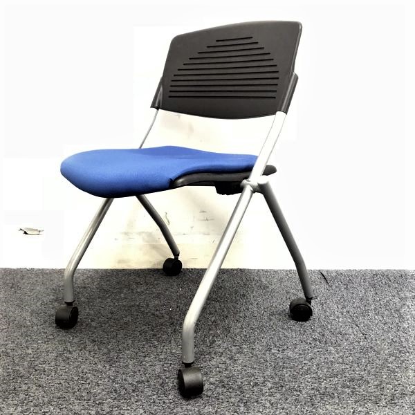 【お値打ちネスティングチェア】4脚揃います！ブルー×ブラックの定番カラー！
                        プロチーム
                                    中古
            