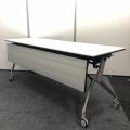 会議用だけでなくオシャレデスクとしも使用できるオカムラ製スタックテーブル。W1800/D600で広々使えます。