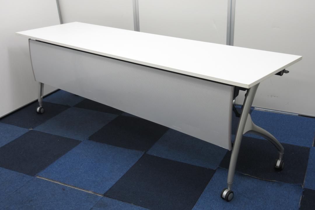 【残り3台大特価商品】大人気スタッキングテーブルが入荷!!【人気のホワイト天板!!】
                        リリッシュ
                                    中古
            