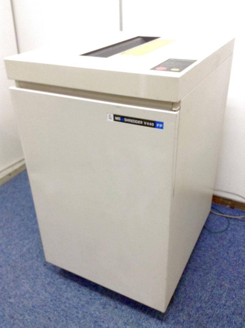 【入れ替え40%OFF!】【同時14枚、スパイラルカット】【MSU　V440-FP】投入口大きくB4可能！人気の業務用シュレッダー
                        MSU　V440-FP
                                    中古
            