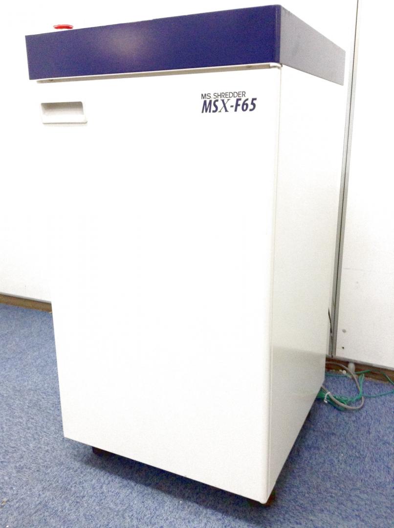 【同時65枚裁断、現行モデル機】定価85万のモンスタースペック！【6ヶ月初期保証付き】
                        その他シリーズ
                                    中古
            