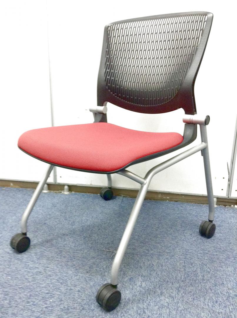 【12脚入荷】オカムラ製グラータ、高品質なミーティングチェアお探しのお客様に！
                        グラータ
                                    中古
            